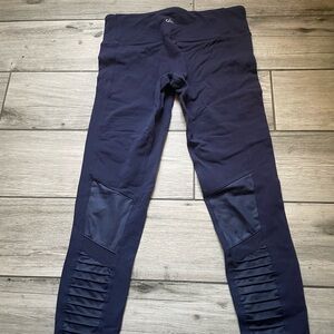 Alo dark leggings